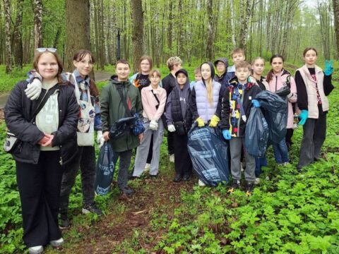 Ногинские школьники приняли участие в «Дне добрых дел» в городском парке Новости Ногинска 